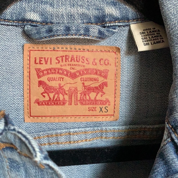 Levi’s Denim Jacket - Picture 4 of 6